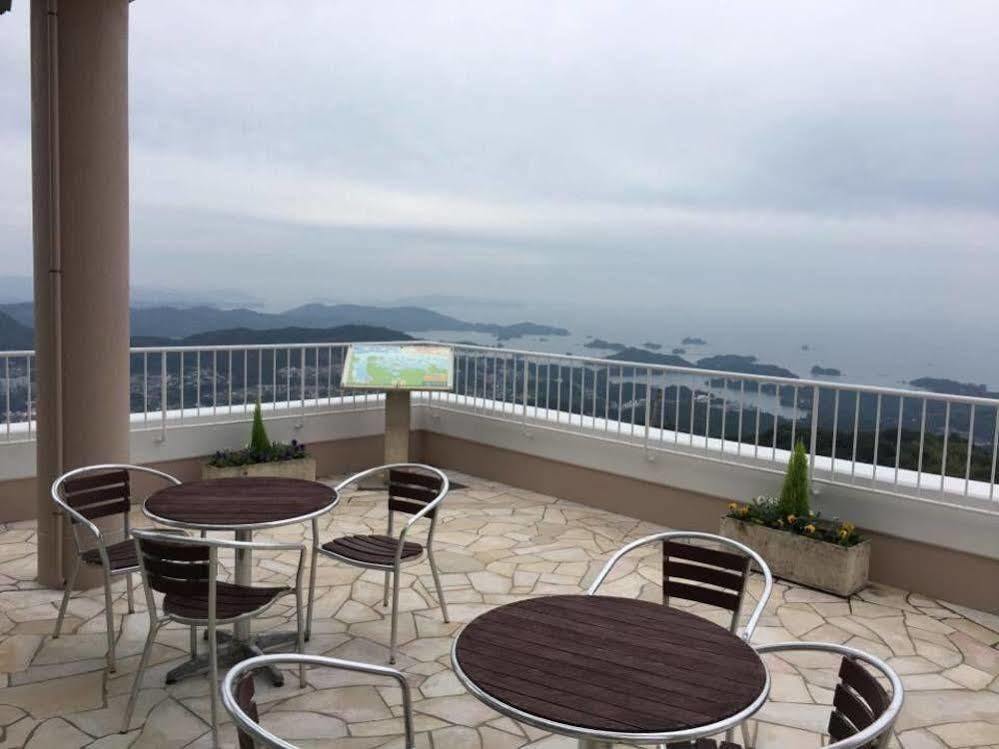 Yumihari-No-Oka Hotel Сасебо Экстерьер фото